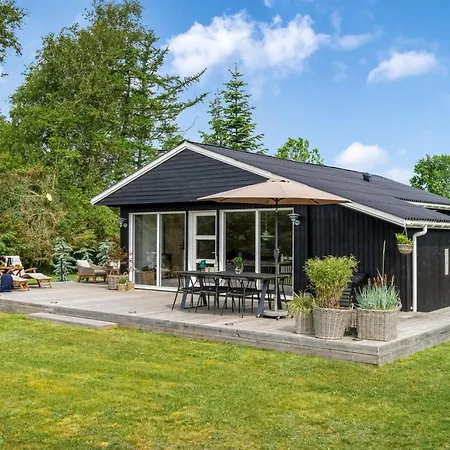Holiday home Ingiald - 600m From The Sea In Ne Jutland By Interhome *
